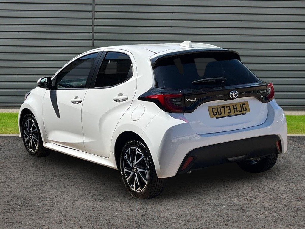 Toyota Yaris 1.5 Vvt-h Design Hatchback Hybrid E Cvt GU73HJG White #5