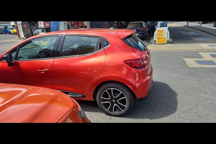 Renault Clio 0.9 0.9 Tce Dynamique Medianav Hatchback Petro Red #3