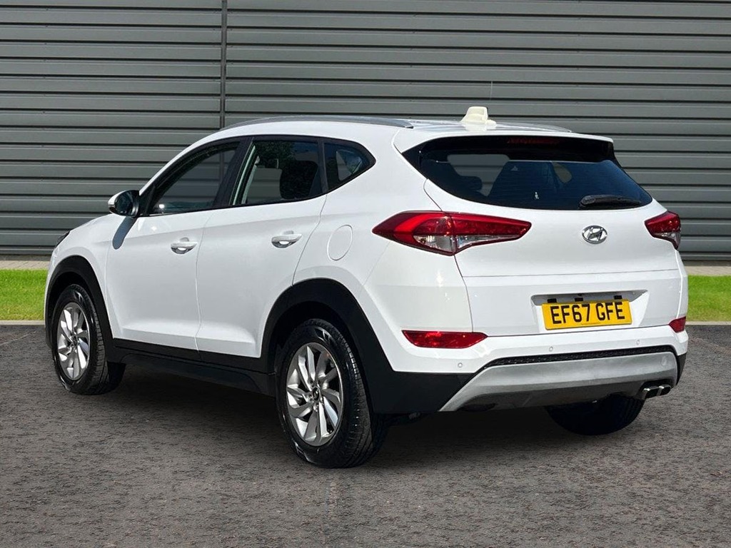 Hyundai Tucson 2.0 2.0 Crdi Se Nav Suv 4Wd White #5