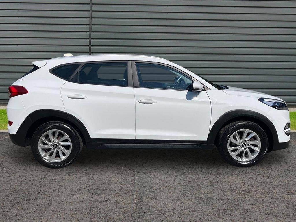 Hyundai Tucson 2.0 2.0 Crdi Se Nav Suv 4Wd White #2