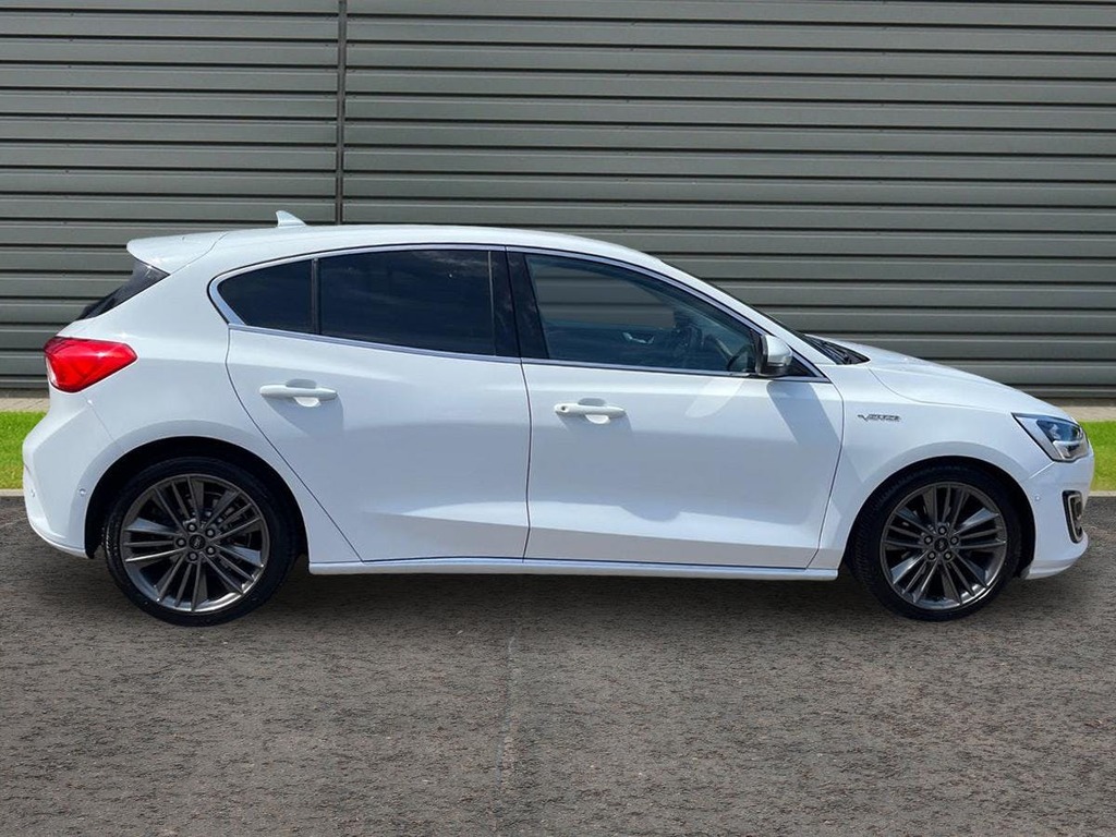 Ford Focus 1.0T Ecoboost Vignale Hatchback MD19NYH White #2