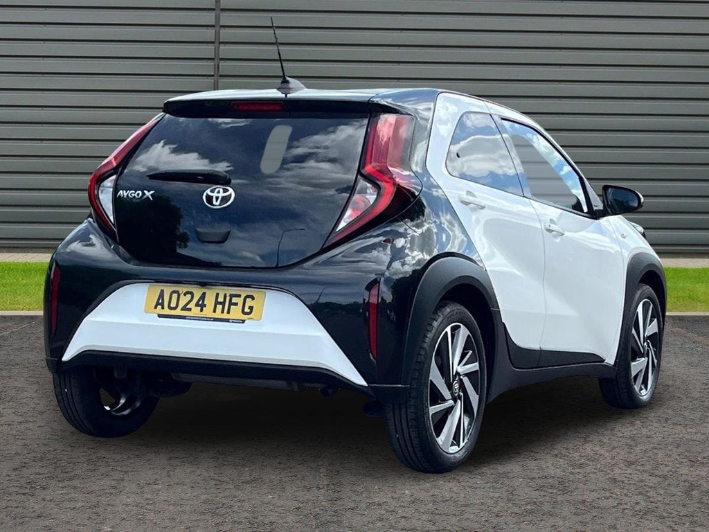 Toyota Aygo X 1.0 Vvt I Edge Hatchback White #3
