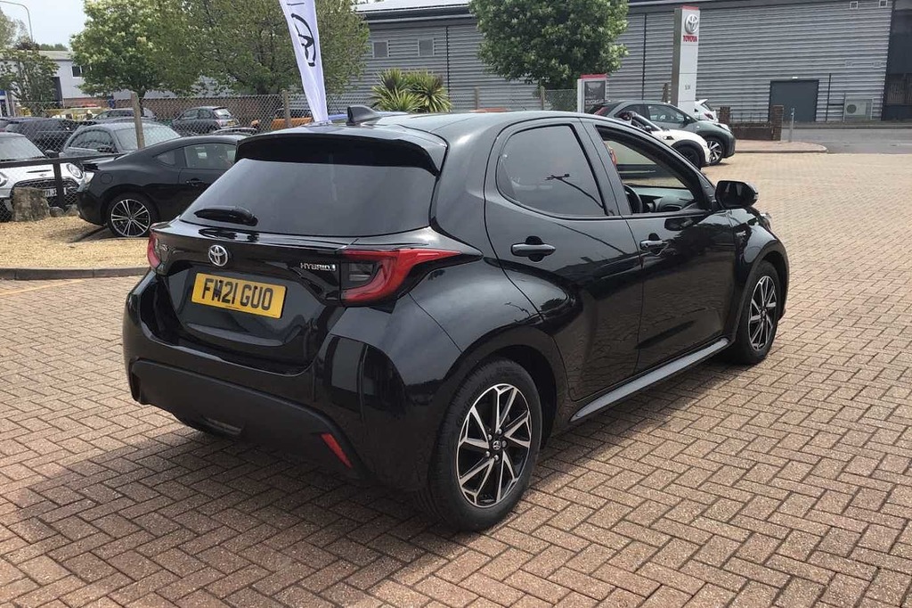 Toyota Yaris 1.5 Vvt-h Design Hatchback Hybrid E Cvt FM21GUO Black #2