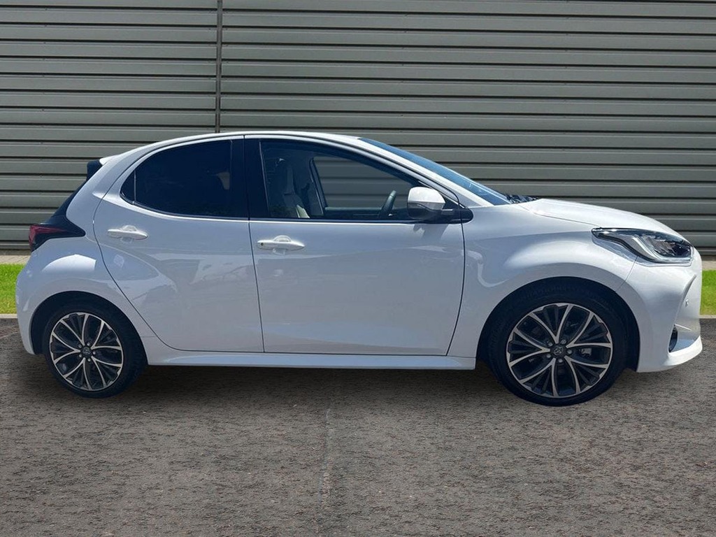 Toyota Yaris 1.5 Vvt-h Excel Hatchback Hybrid E Cvt GY73HZH White #2