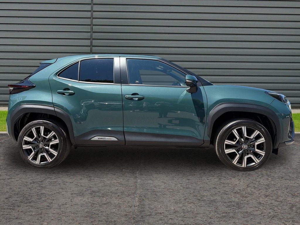 Toyota Yaris Cross 1.5 Vvt-h Excel Suv Hybrid E Cvt Green #2