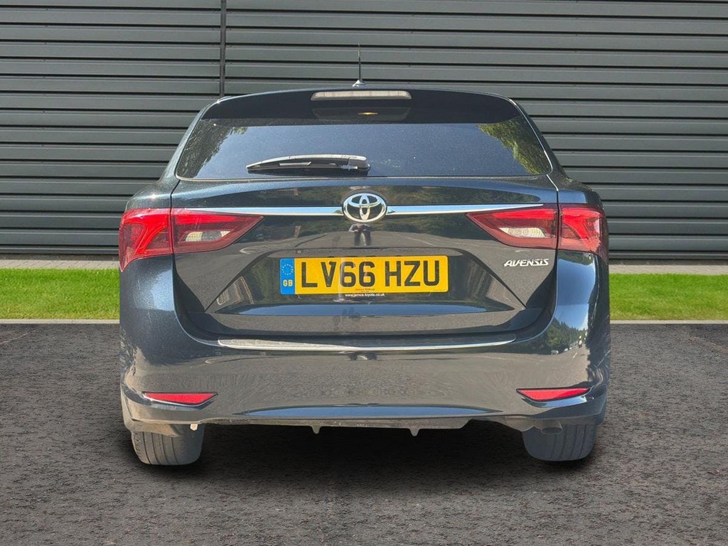Toyota Avensis 2.0 D Business Edition Plus Touring Sports Grey #4