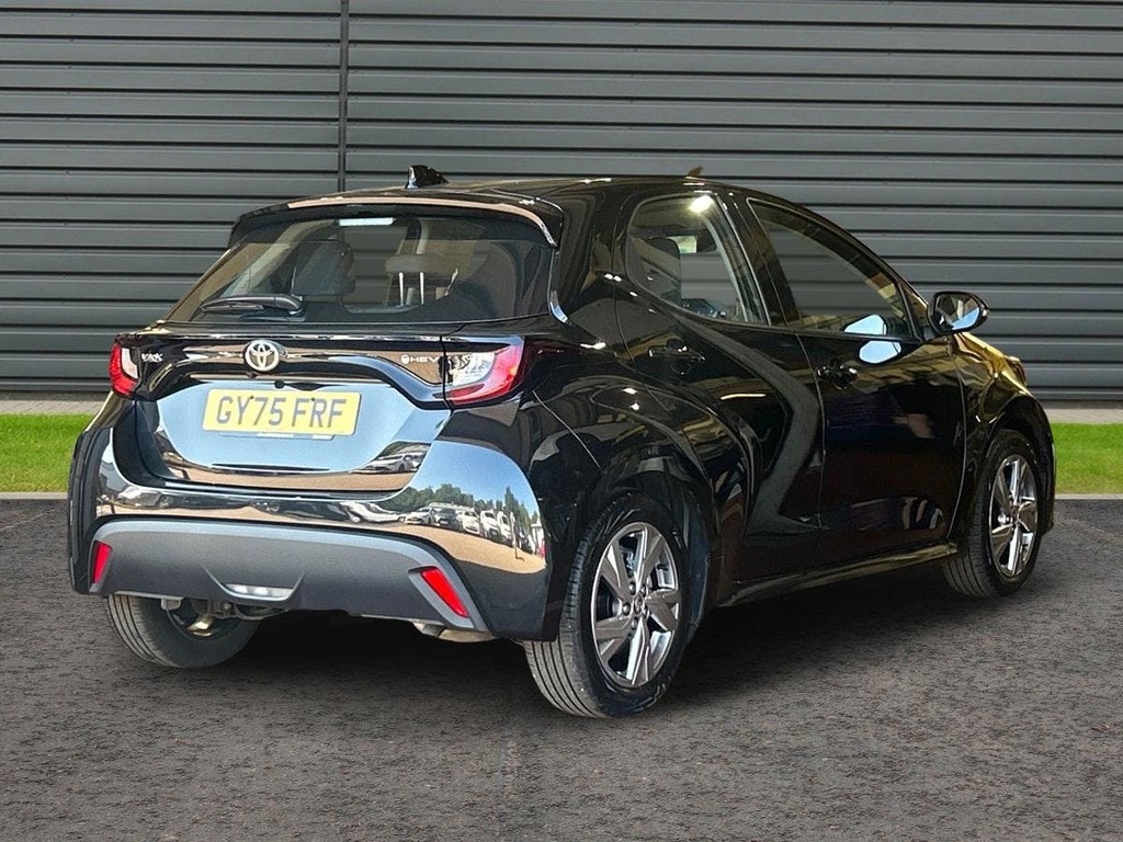 Toyota Yaris 1.5 Vvt-h Icon Hatchback Hybrid E Cvt Black #3