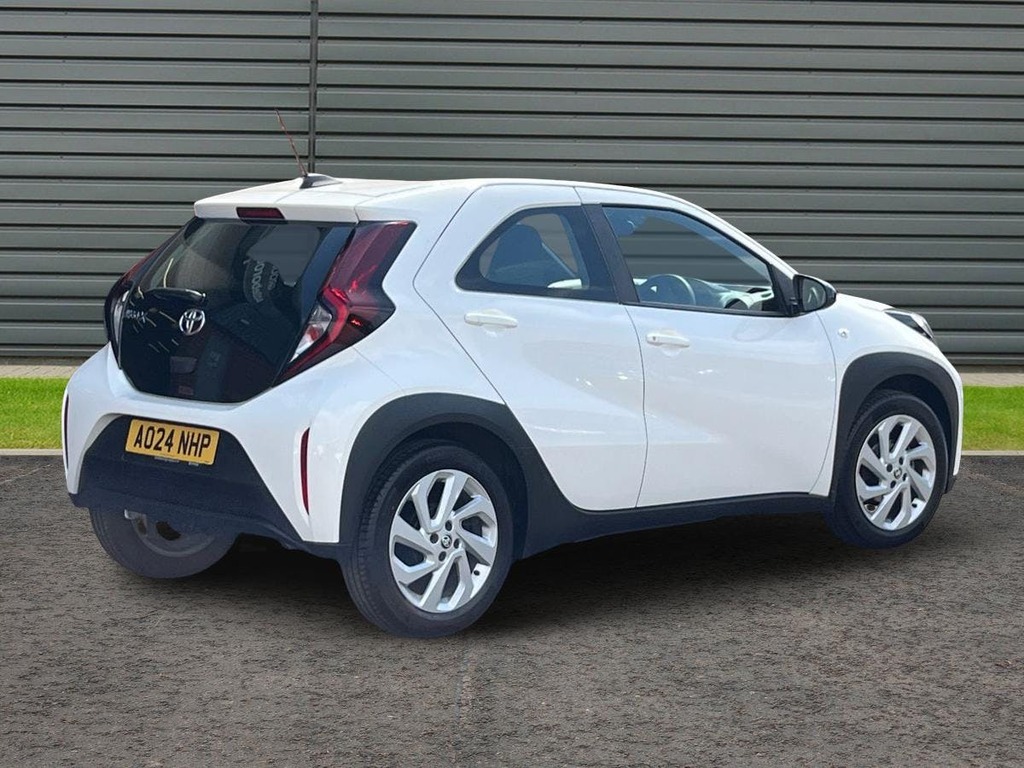 Toyota Aygo X 1.0 Vvt I Pure Hatchback AO24NHP White #3