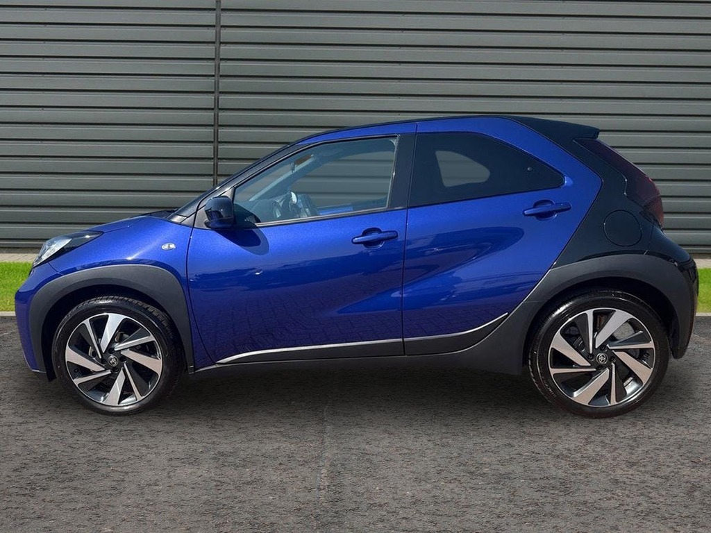 Toyota Aygo X 1.0 Vvt I Edge Hatchback GV25JDJ Blue #6