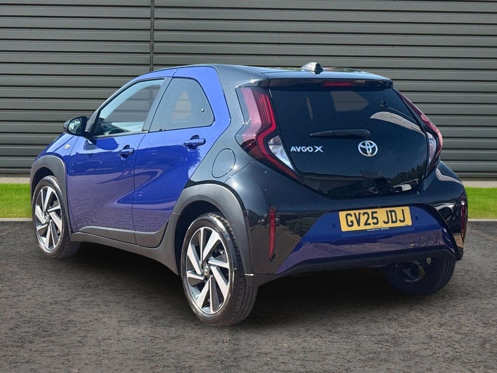 Toyota Aygo X 1.0 Vvt I Edge Hatchback GV25JDJ Blue #5