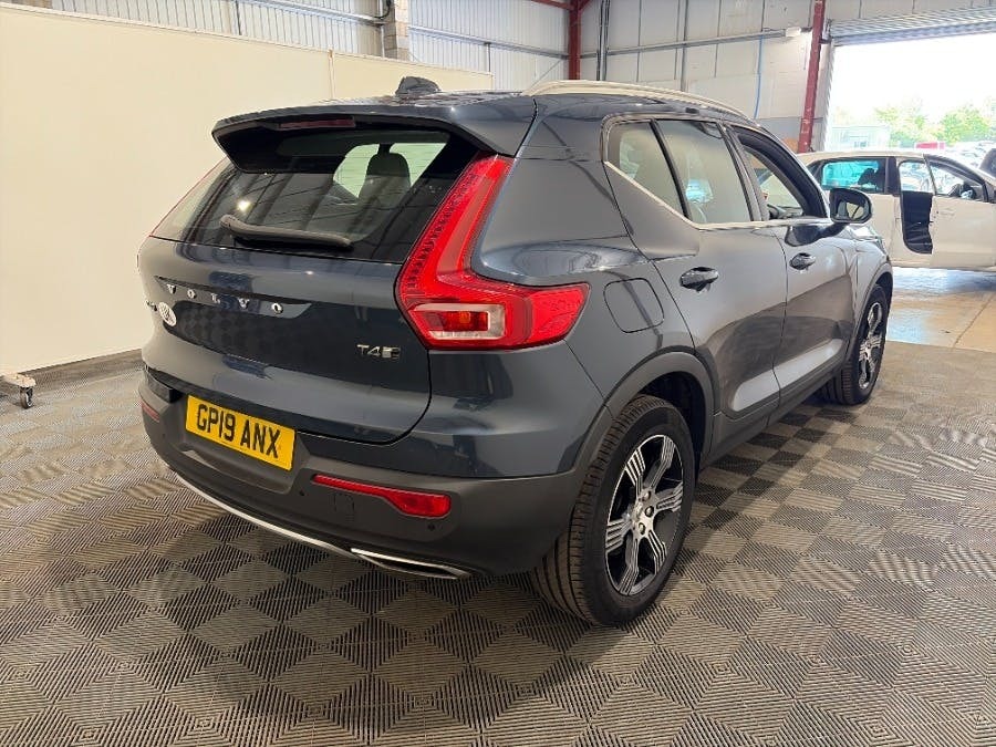 Volvo XC40 T3 Momentum Rear Park Assist Heated Seats Po Black #3