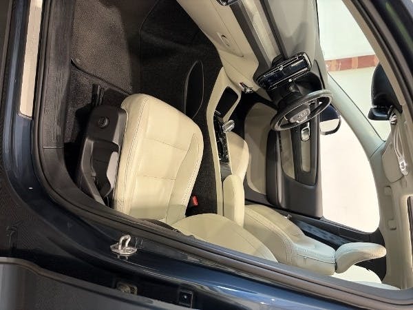 Volvo XC40 T3 Momentum Rear Park Assist Heated Seats Po Black #4