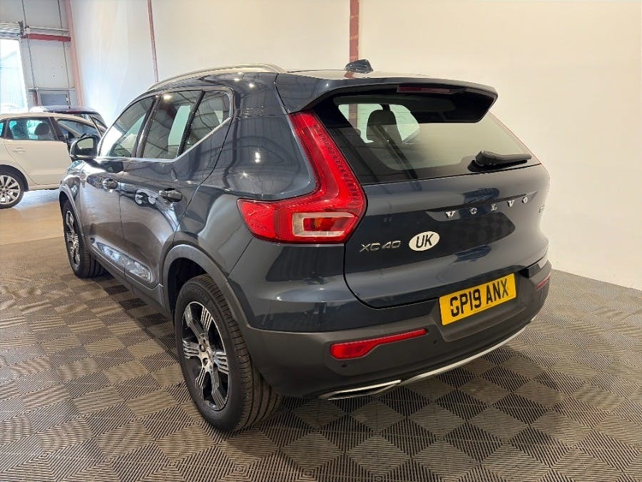 Volvo XC40 T3 Momentum Rear Park Assist Heated Seats Po Black #2