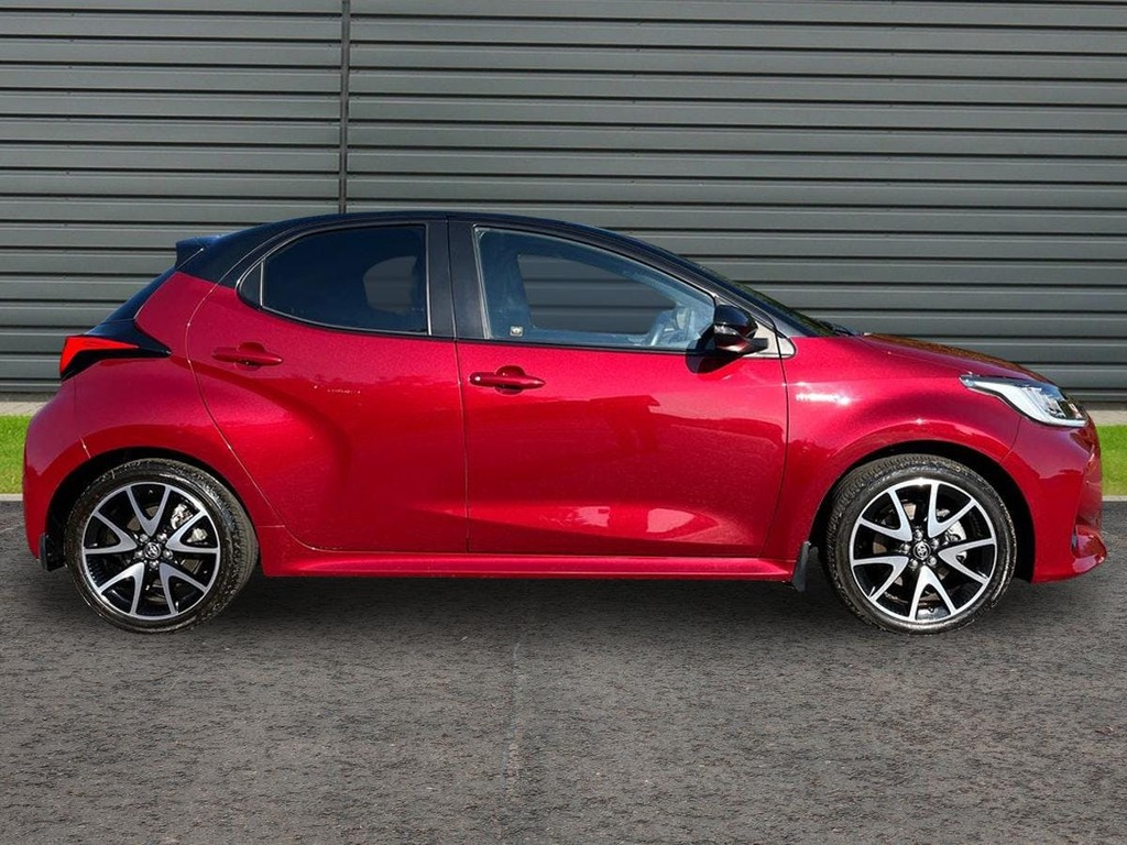 Toyota Yaris 1.5 Vvt-h Dynamic Hatchback Hybrid E Cv Red #2