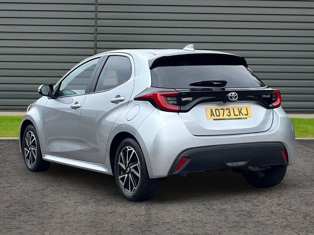 Toyota Yaris 1.5 Vvt-h Design Hatchback Hybrid E Cvt AO73LKJ Silver #5