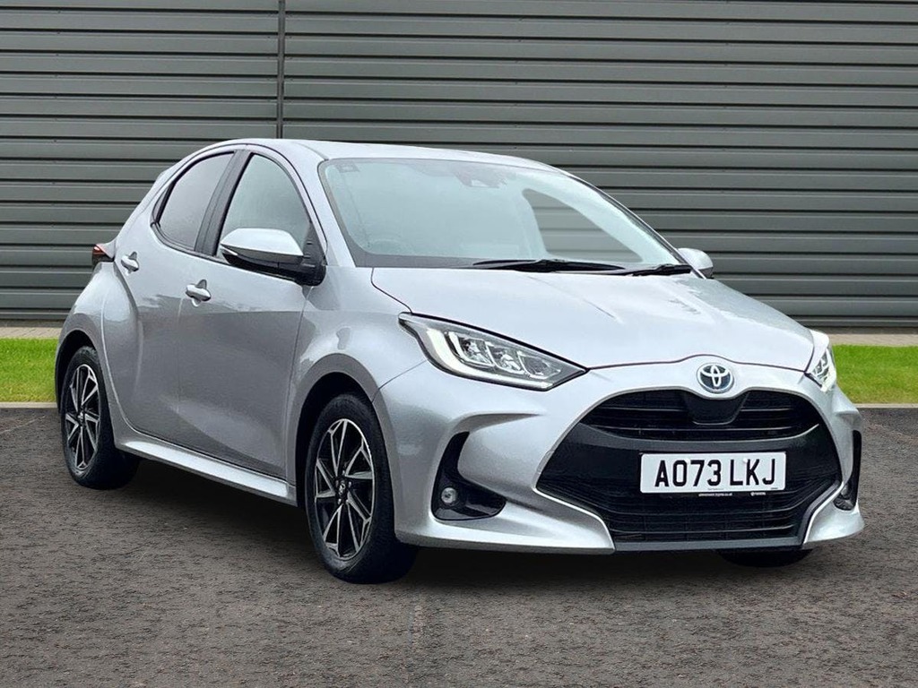 Toyota Yaris 1.5 Vvt-h Design Hatchback Hybrid E Cvt Silver