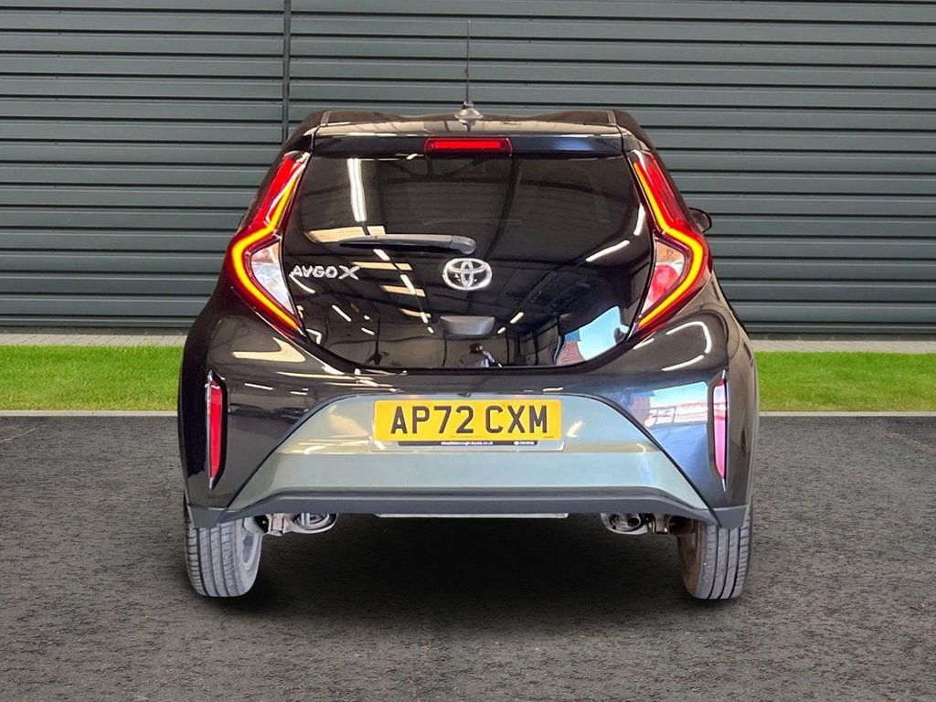 Toyota Aygo X 1.0 Vvt I Edge Hatchback X Shift Green #4