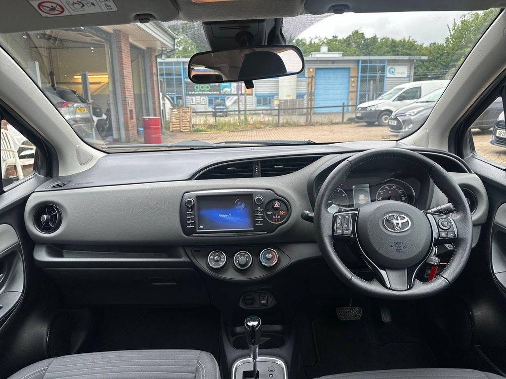 Toyota Yaris 1.5 Hybrid Y20 Cvt Bi-tone Grey #11