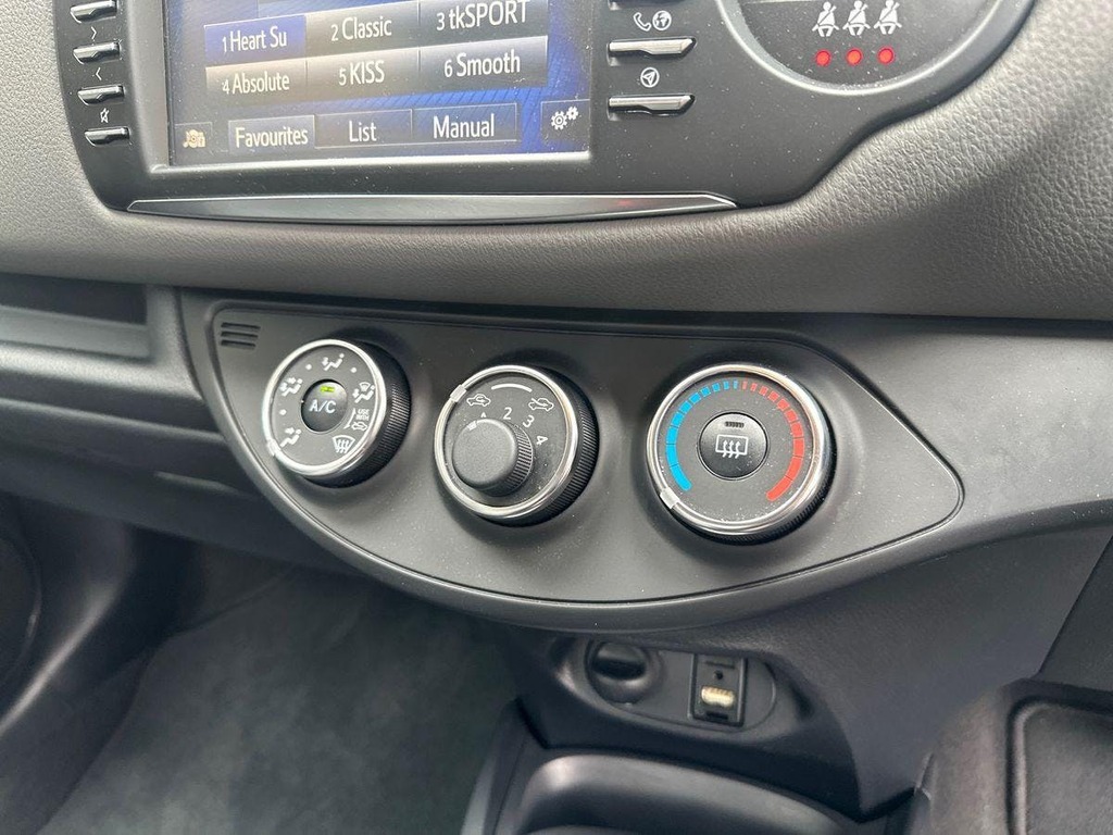 Toyota Yaris 1.5 Hybrid Y20 Cvt Bi-tone Grey #14