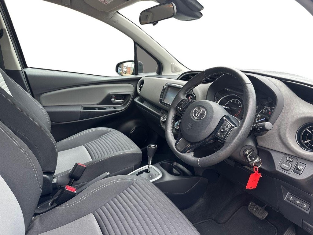 Toyota Yaris 1.5 Hybrid Y20 Cvt Bi-tone Grey #9
