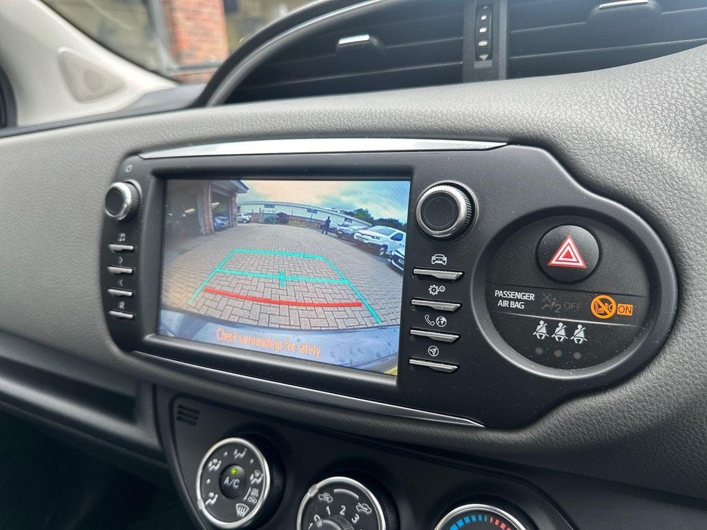 Toyota Yaris 1.5 Hybrid Y20 Cvt Bi-tone Grey #18