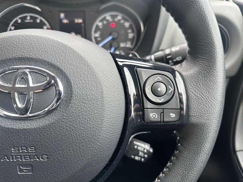 Toyota Yaris 1.5 Hybrid Y20 Cvt Bi-tone Grey #23