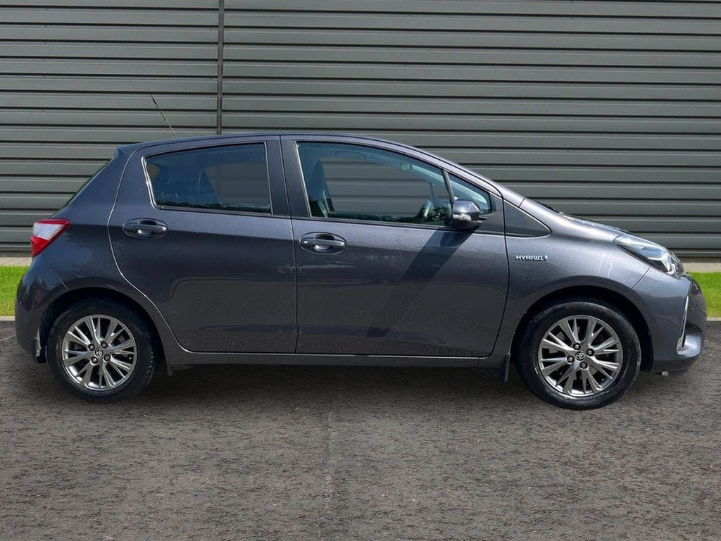 Toyota Yaris 1.5 Vvt-h Icon Tech Hatchback Hybrid E Grey #2