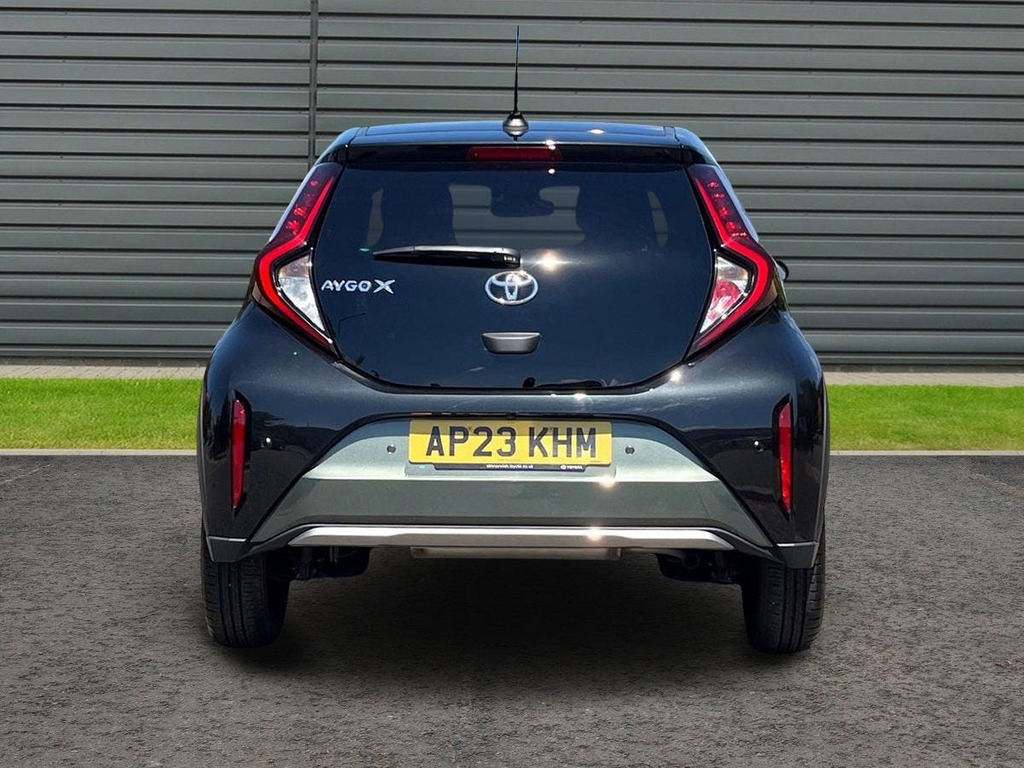 Toyota Aygo X 1.0 Vvt I Exclusive Hatchback AP23KHM Green #4