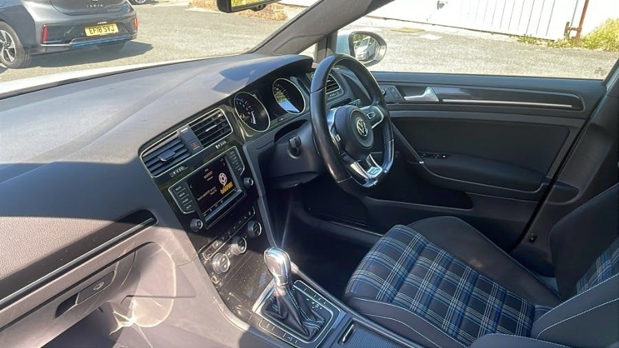 Volkswagen Golf 1.4 Tsi Gte Hatchback Plug In Hybrid Ds White #3
