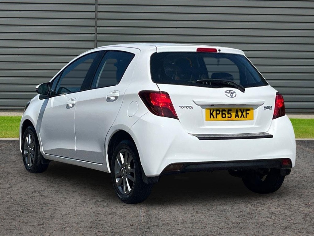 Toyota Yaris 1.33 Dual Vvt I Icon Hatchback Multidri White #5