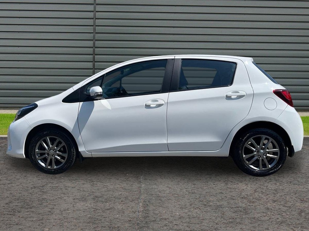 Toyota Yaris 1.33 Dual Vvt I Icon Hatchback Multidri White #6