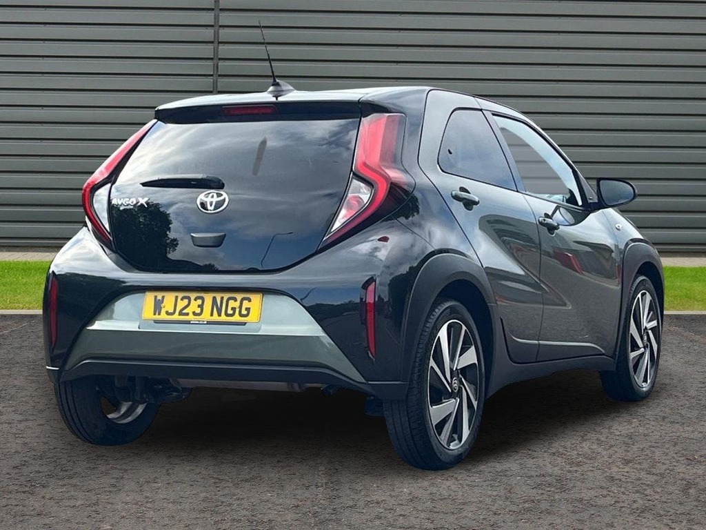 Toyota Aygo X 1.0 Vvt I Edge Hatchback X Shift Green #3