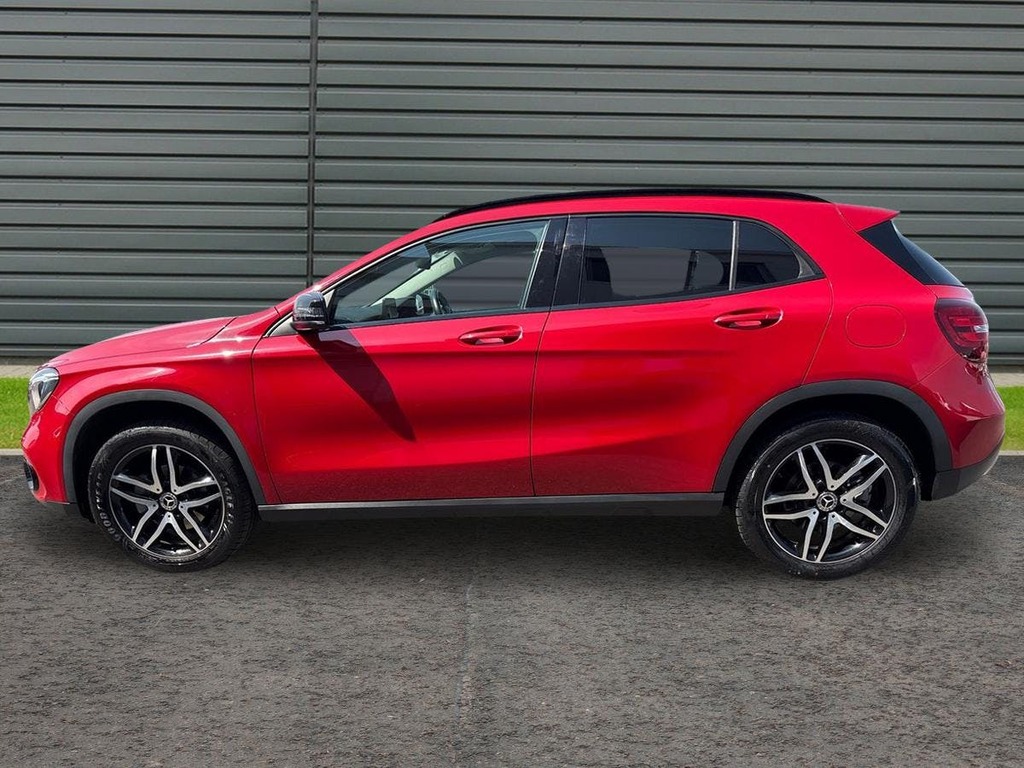 Mercedes-Benz GLA Class 1.6 Gla180 Urban Edition Suv 7G Dct Red #6