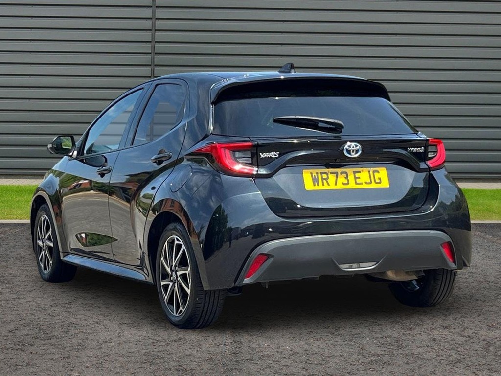 Toyota Yaris 1.5 Vvt-h Design Hatchback Hybrid E Cvt Black #5