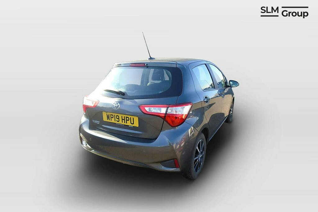 Toyota Yaris 1.5 Vvt I Icon Tech Hatchback Grey #4