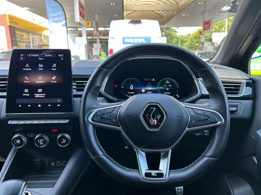 Renault Captur 1.6 E-tech Full Hybrid 145 Rive Gauche White #11