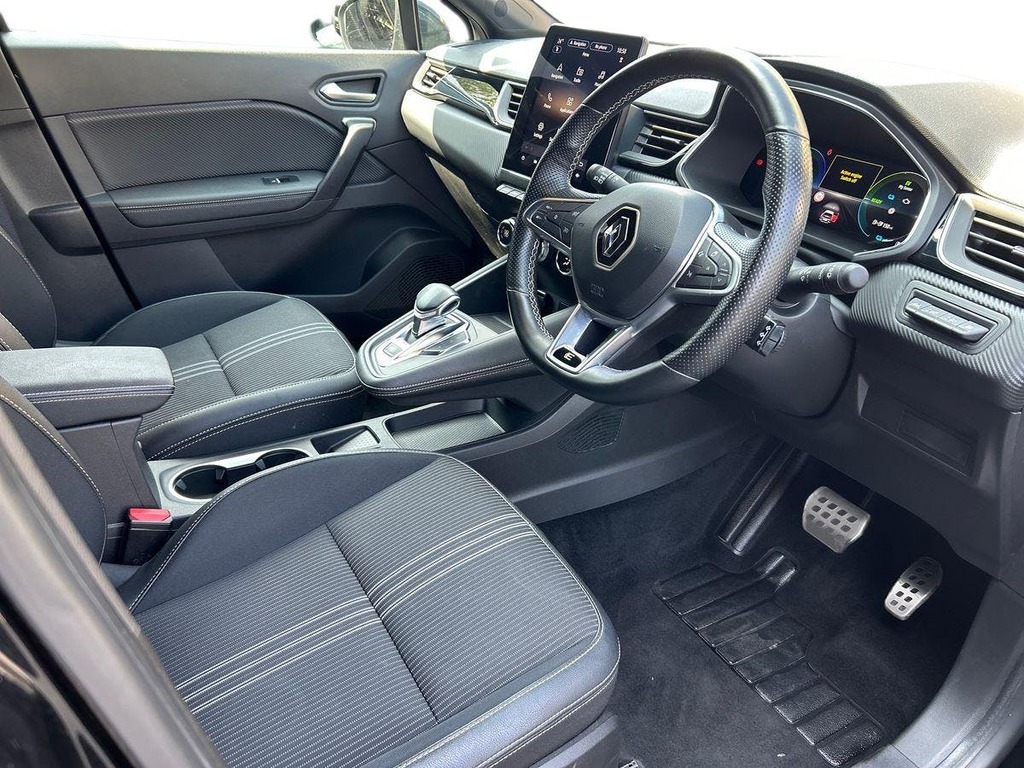Renault Captur 1.6 E-tech Full Hybrid 145 Rive Gauche White #9