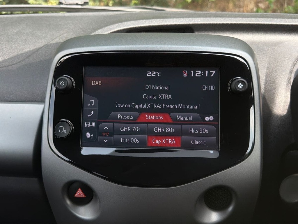 Toyota Aygo Hatchback White #16