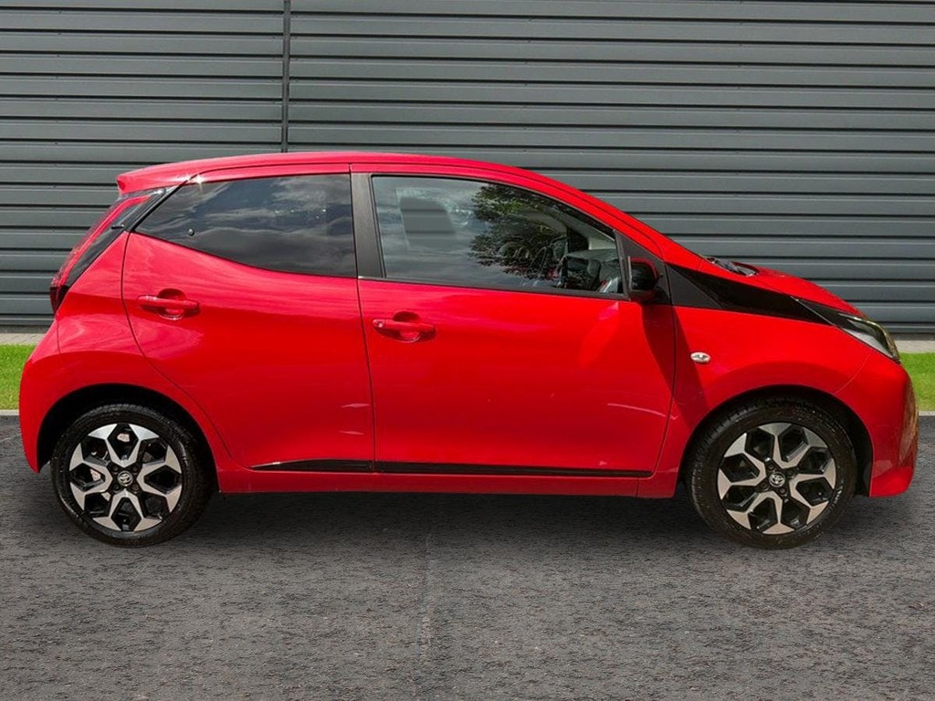 Toyota Aygo 1.0 Vvt I X Trend Hatchback Red #2