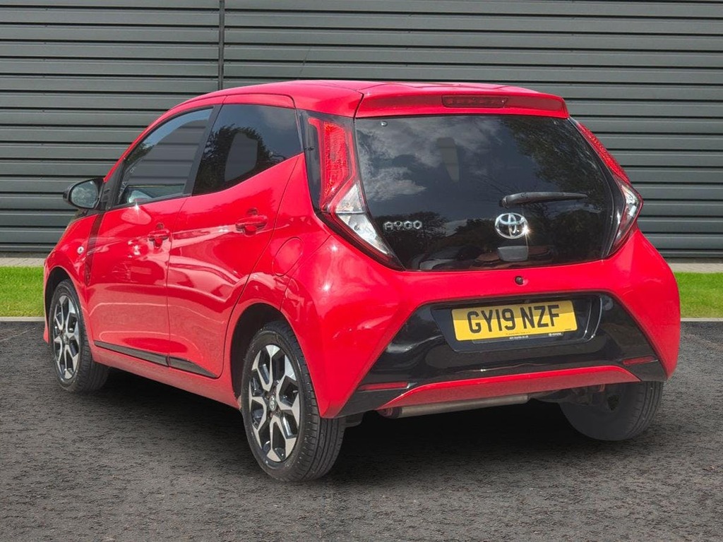 Toyota Aygo 1.0 Vvt I X Trend Hatchback Red #5