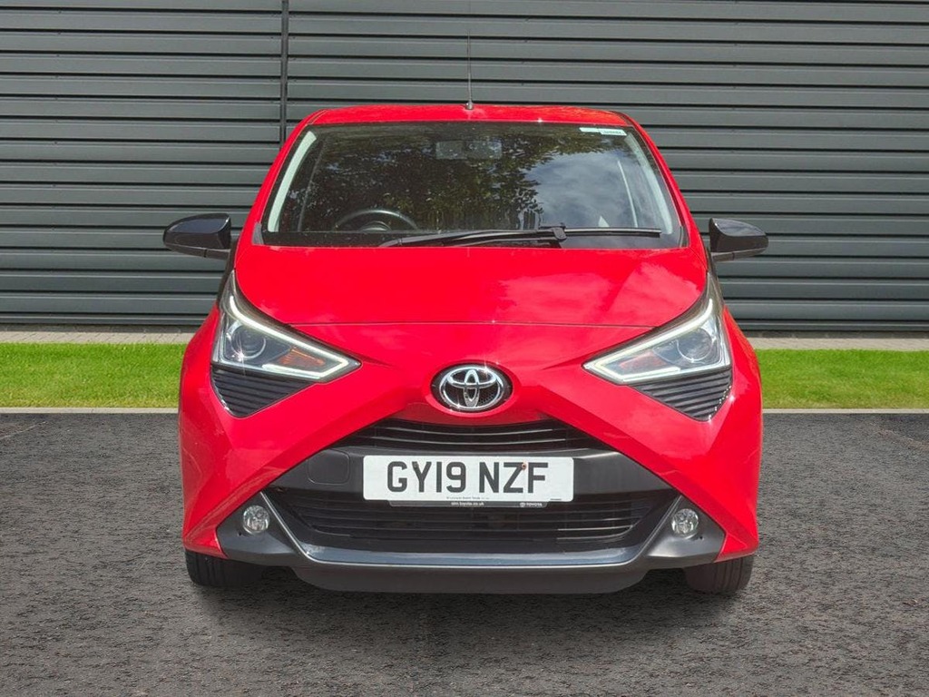 Toyota Aygo Hatchback White #8