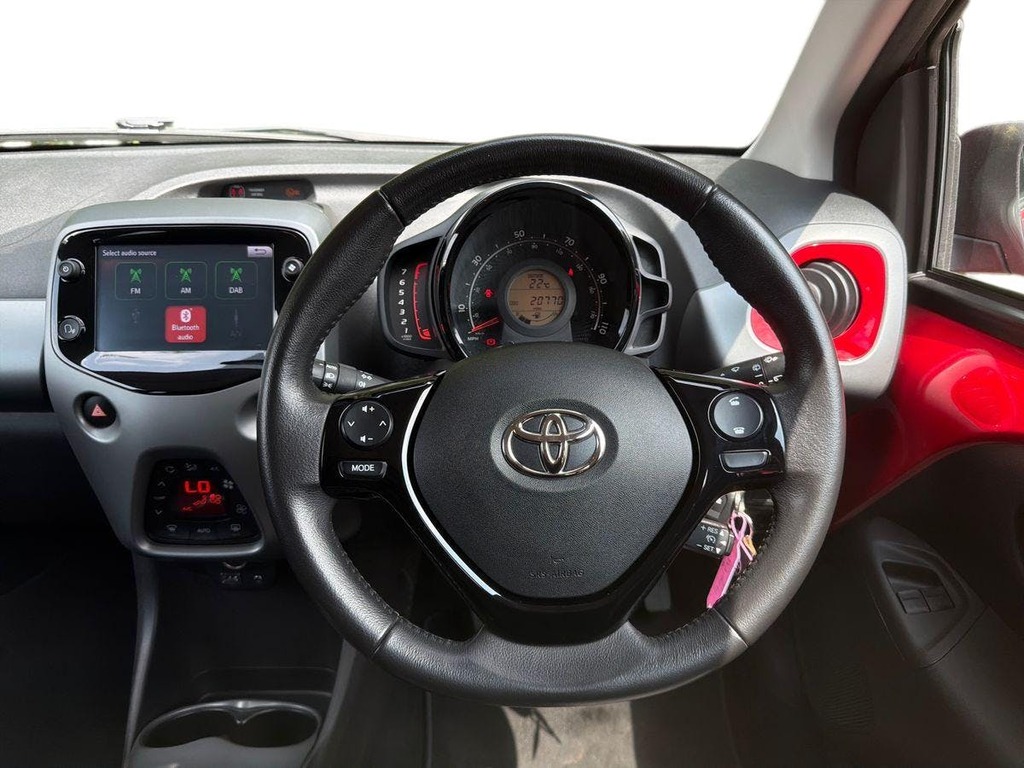 Toyota Aygo Hatchback White #10