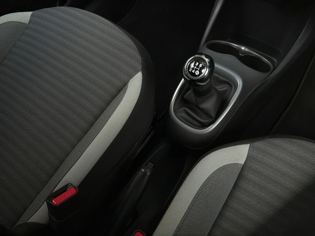 Toyota Aygo Hatchback White #13