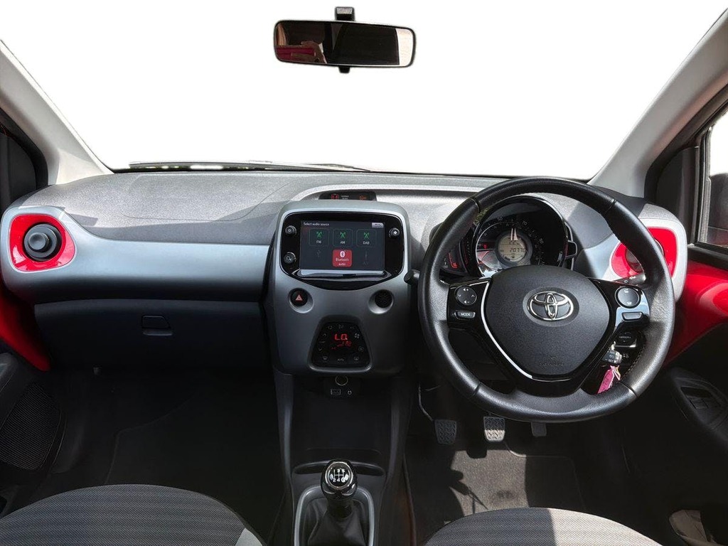 Toyota Aygo Hatchback White #11