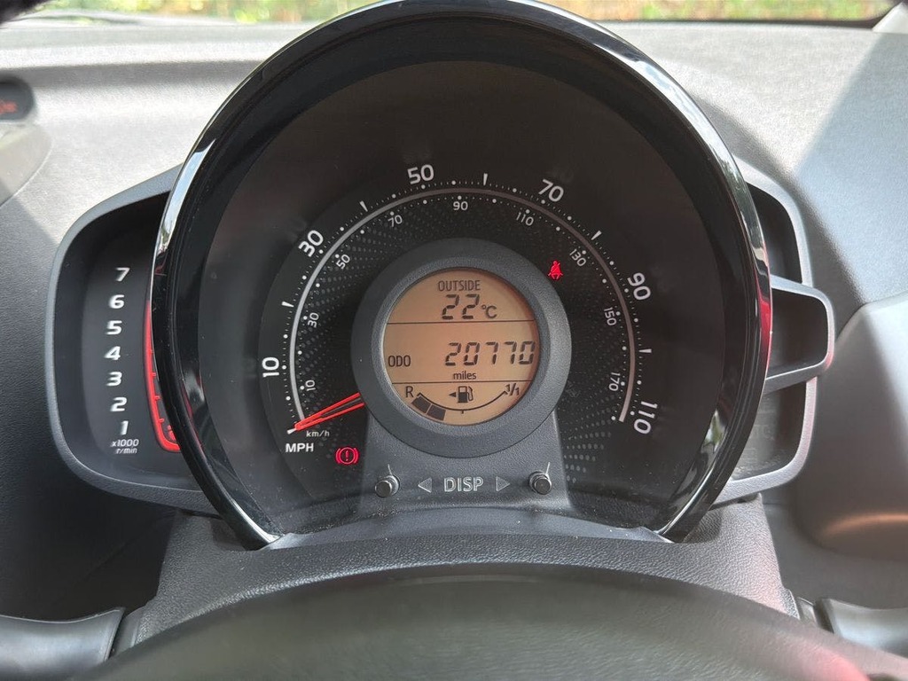 Toyota Aygo Hatchback White #19