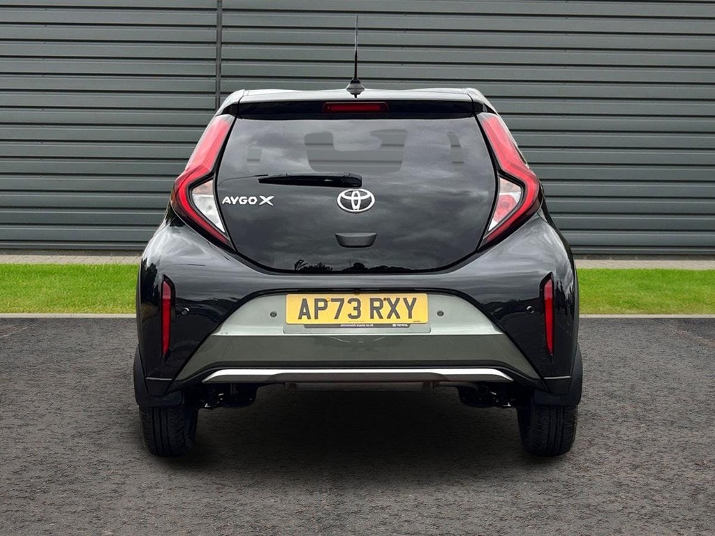 Toyota Aygo X 1.0 Vvt I Exclusive Hatchback X Shift Green #4