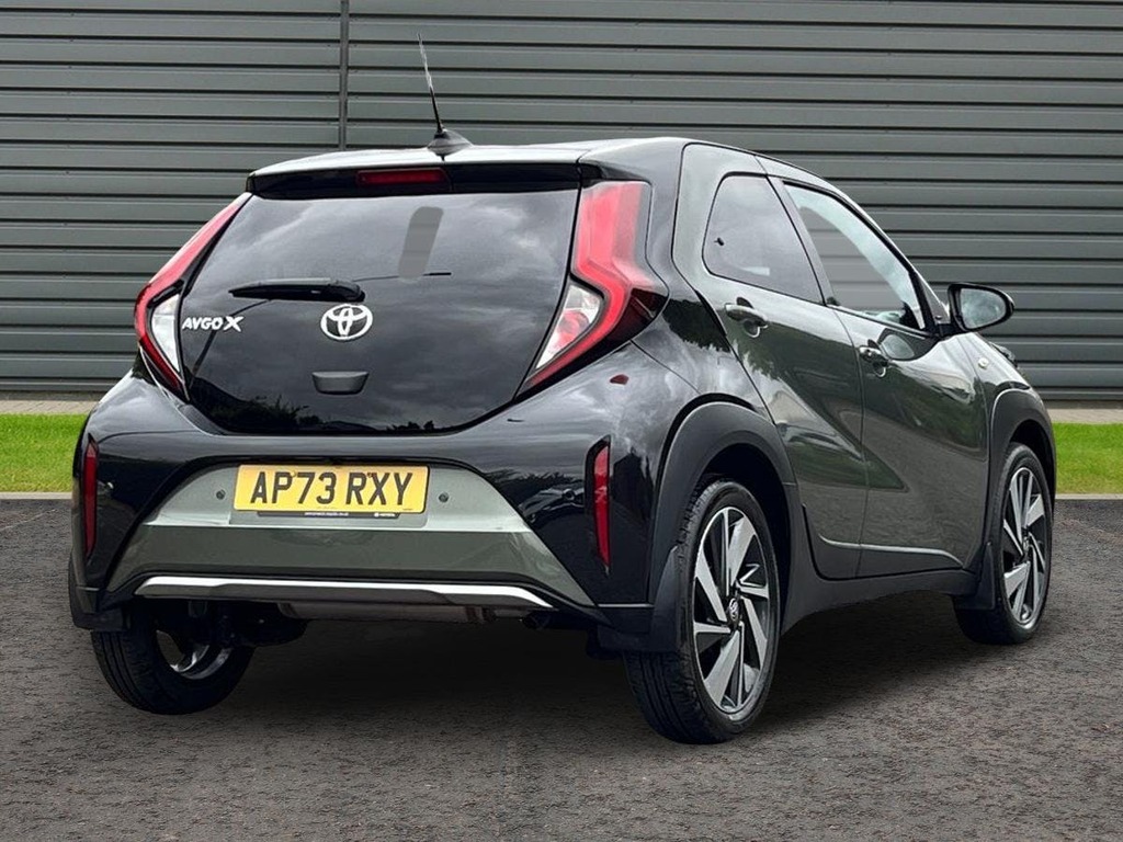Toyota Aygo X 1.0 Vvt I Exclusive Hatchback X Shift Green #3