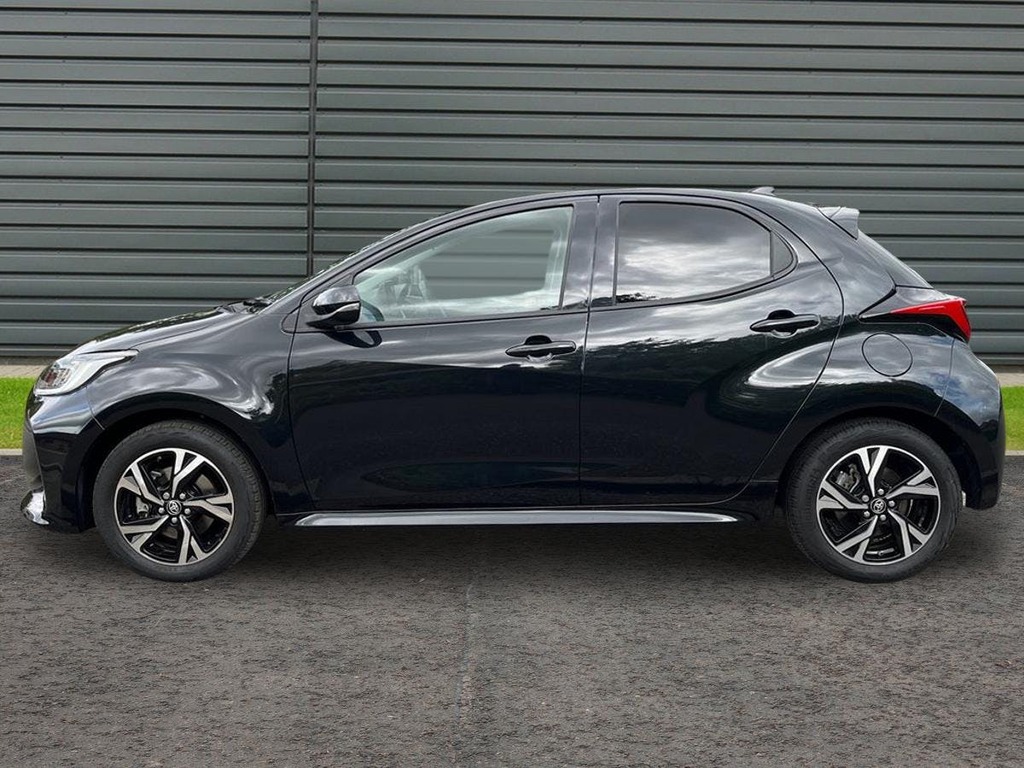 Toyota Yaris 1.5 Vvt-h Design Hatchback Hybrid E Cvt Black #6