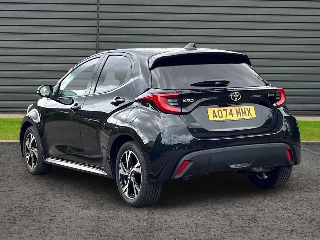 Toyota Yaris 1.5 Vvt-h Design Hatchback Hybrid E Cvt Black #5