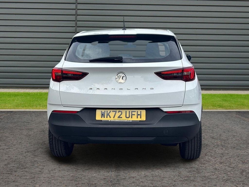 Vauxhall Grandland 1.2 Turbo Design Suv WK72UFH White #4